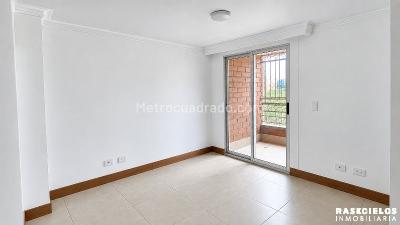 Apartamento de 3 alcobas en arriendo en El Nogal, Medellín, 156 m² · foto 3 de 18