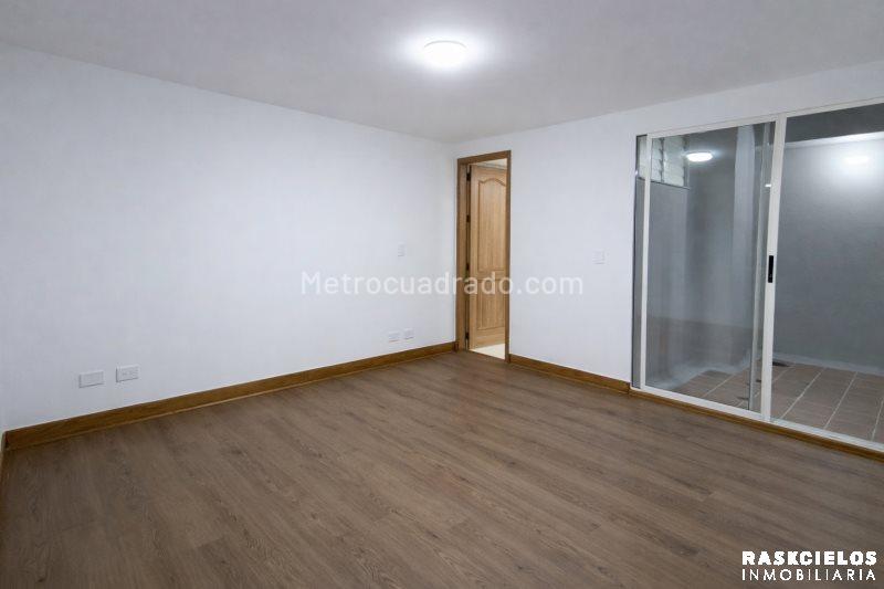 Spacious 3BR Apartment in El Nogal - 3