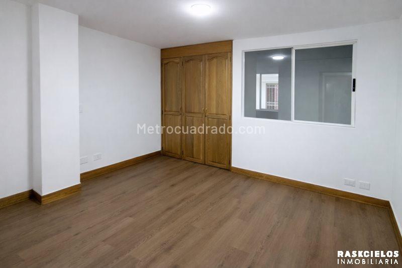 Spacious 3BR Apartment in El Nogal - 8