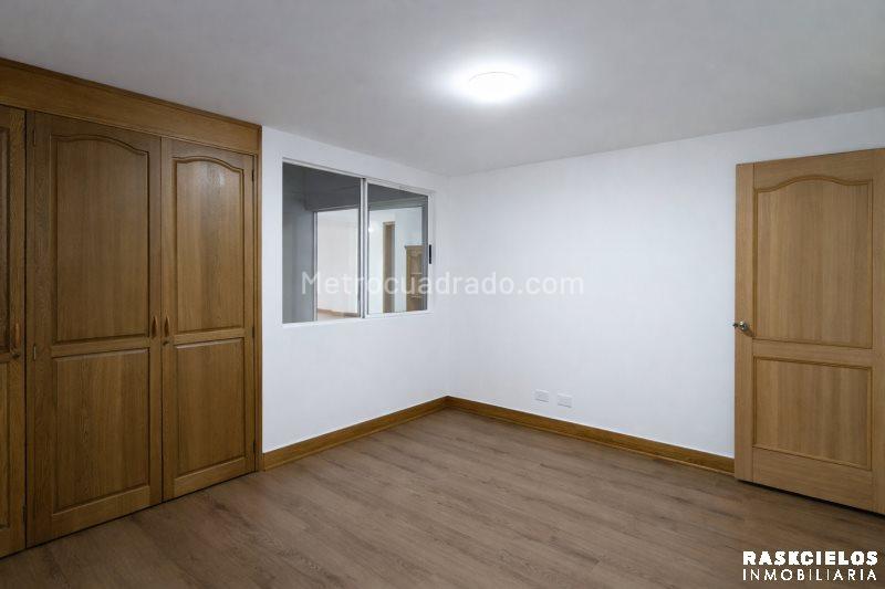 Spacious 3BR Apartment in El Nogal - 9