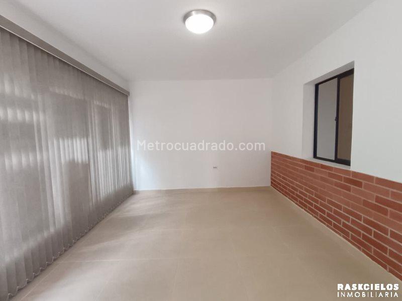 Casa Amplia de 4 Alcobas en El Nogal - 2