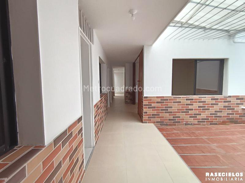 Casa Amplia de 4 Alcobas en El Nogal - 8