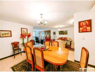 Apartamento de 3 alcobas en venta en Conquistadores, Medellín, 140 m² · foto 2 de 20