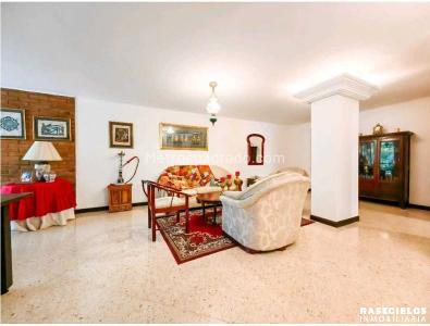 Apartamento de 3 alcobas en venta en Conquistadores, Medellín, 140 m² · foto 8 de 20