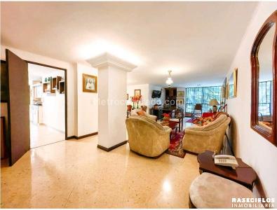 Apartamento de 3 alcobas en venta en Conquistadores, Medellín, 140 m² · foto 9 de 20