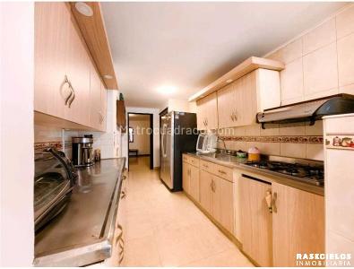Apartamento de 3 alcobas en venta en Conquistadores, Medellín, 140 m² · foto 10 de 20