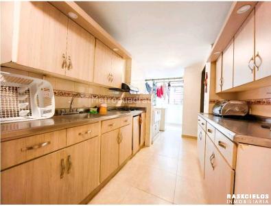 Apartamento de 3 alcobas en venta en Conquistadores, Medellín, 140 m² · foto 11 de 20
