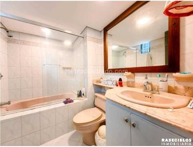 Apartamento de 3 alcobas en venta en Conquistadores, Medellín, 140 m² · foto 18 de 20