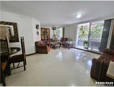 Apartamento de 3 alcobas en venta en Laureles, Medellín, 176 m² · foto 3 de 20