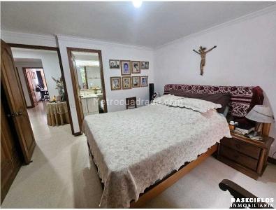 Apartamento de 3 alcobas en venta en Laureles, Medellín, 176 m² · foto 7 de 20
