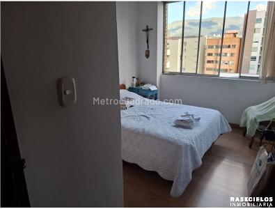 Apartamento de 3 alcobas en venta en Laureles, Medellín, 141 m² · foto 12 de 19