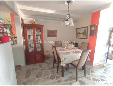 Apartamento de 3 alcobas en venta en Laureles, Medellín, 120 m² · foto 3 de 18