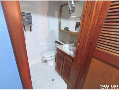 Apartamento de 3 alcobas en venta en Laureles, Medellín, 120 m² · foto 16 de 18