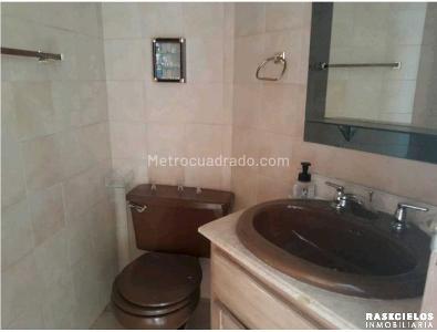Apartamento de 3 alcobas en venta en Laureles, Medellín, 141 m² · foto 6 de 6