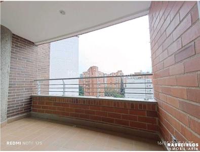 Apartamento de 3 alcobas en venta en Laureles, Medellín, 104 m² · foto 16 de 20