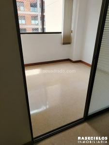 Apartamento de 2 alcobas en venta en Laureles, Medellín, 87 m² · foto 4 de 15