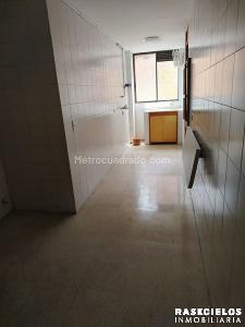 Apartamento de 2 alcobas en venta en Laureles, Medellín, 87 m² · foto 9 de 15