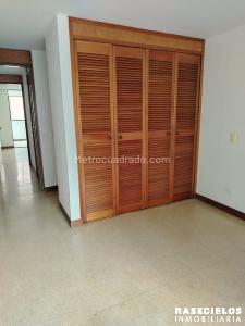 Apartamento de 2 alcobas en venta en Laureles, Medellín, 87 m² · foto 13 de 15