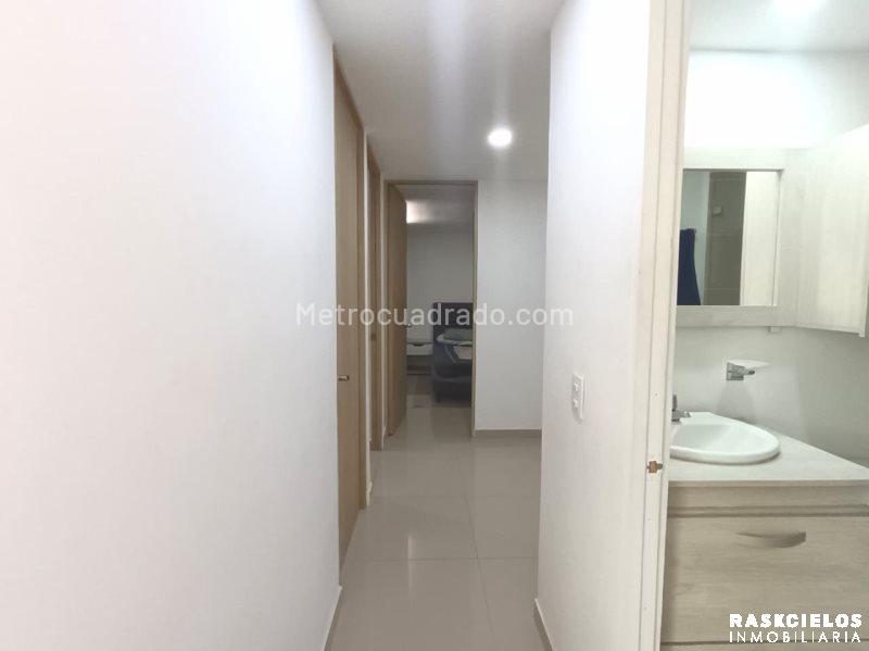Modern Furnished 3BR Apartment on 23rd Floor in Los Puertos, Bello - 9