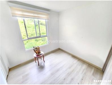Apartamento de 3 alcobas en venta en Sabaneta, Sabaneta, 69 m² · foto 2 de 13
