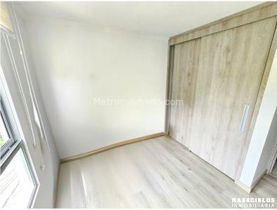 Apartamento de 3 alcobas en venta en Sabaneta, Sabaneta, 69 m² · foto 3 de 13