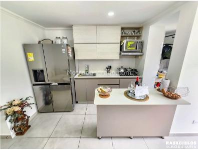 Apartamento de 3 alcobas en venta en Sabaneta, Sabaneta, 69 m² · foto 5 de 13