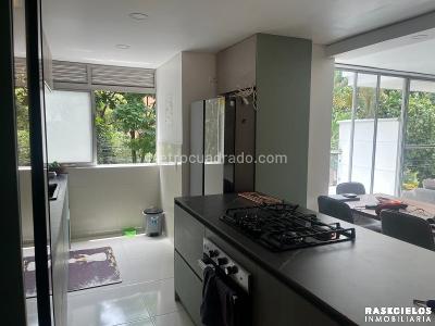 Apartamento de 3 alcobas en venta en Conquistadores, Medellín, 187 m² · foto 3 de 17