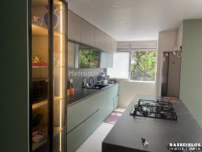 Apartamento de 3 alcobas en venta en Conquistadores, Medellín, 187 m² · foto 4 de 17