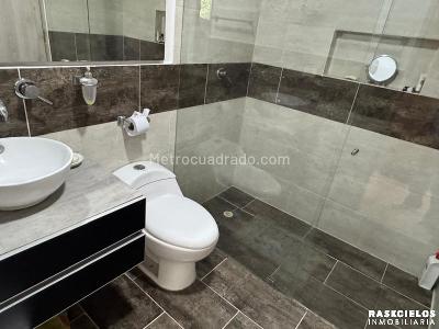 Apartamento de 3 alcobas en venta en Conquistadores, Medellín, 187 m² · foto 11 de 17