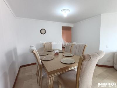 Apartamento en arriendo en Laureles, Medellín · foto 2 de 17