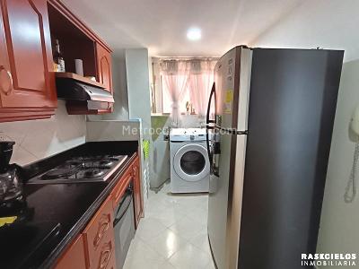 Apartamento en arriendo en Laureles, Medellín · foto 3 de 17