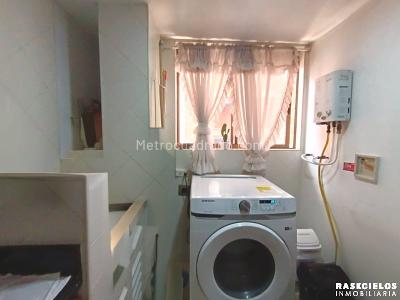 Apartamento en arriendo en Laureles, Medellín · foto 4 de 17
