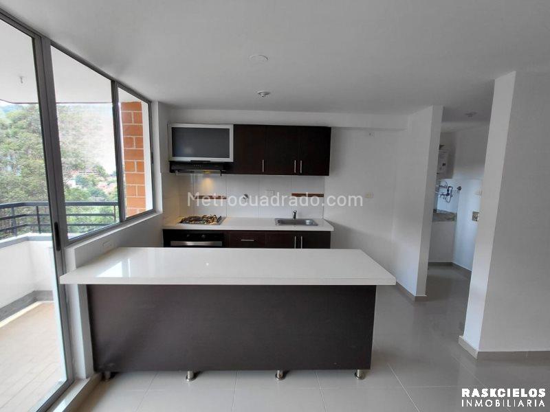 Spacious 3BR Apartment in La Mota - 6
