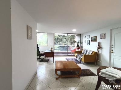 Apartamento de 3 alcobas en venta en El Castillo, Medellín, 100 m² · foto 6 de 17