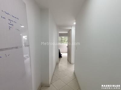 Apartamento de 3 alcobas en venta en El Castillo, Medellín, 100 m² · foto 7 de 17