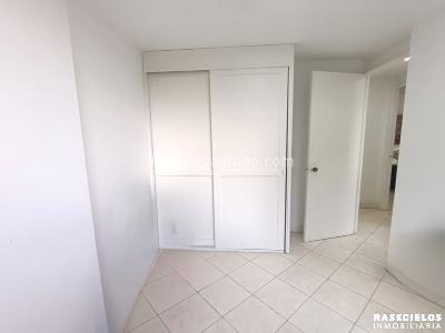 Apartamento de 3 alcobas en venta en El Castillo, Medellín, 100 m² · foto 13 de 17