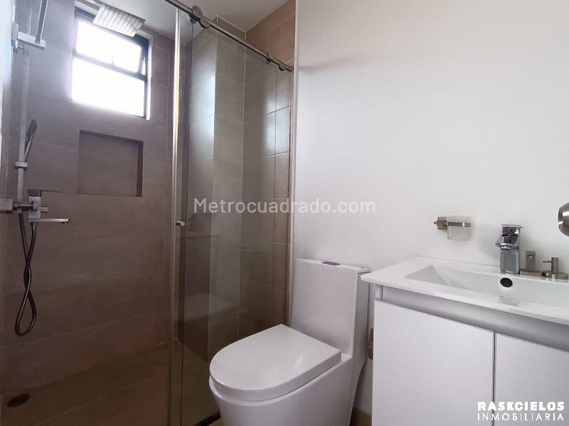 Apartamento Moderno de 2 Alcobas en El Nogal - 6