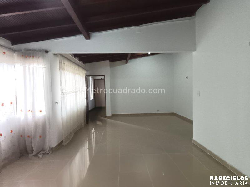 Casa en Alquiler de 3 Alcobas en La Castellana, Medellín - 4