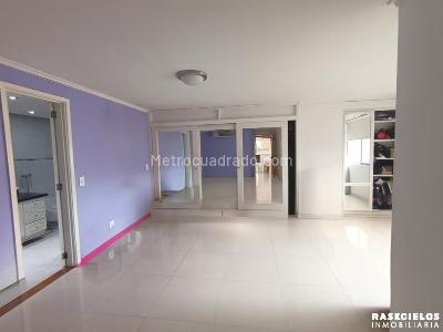 Apartamento de 5 alcobas en venta en El Poblado, Medellín, 240 m² · foto 2 de 20