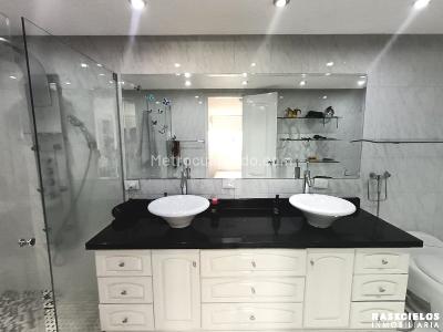 Apartamento de 5 alcobas en venta en El Poblado, Medellín, 240 m² · foto 5 de 20