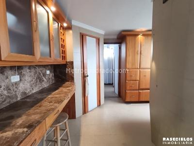 Apartamento de 5 alcobas en venta en El Poblado, Medellín, 240 m² · foto 10 de 20