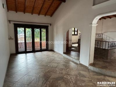 Casa de 3 alcobas en venta en El Velodromo, Medellín, 202 m² · foto 2 de 20
