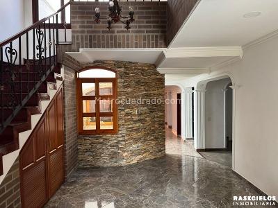 Casa de 3 alcobas en venta en El Velodromo, Medellín, 202 m² · foto 3 de 20