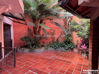 Casa de 3 alcobas en venta en El Velodromo, Medellín, 202 m² · foto 7 de 20