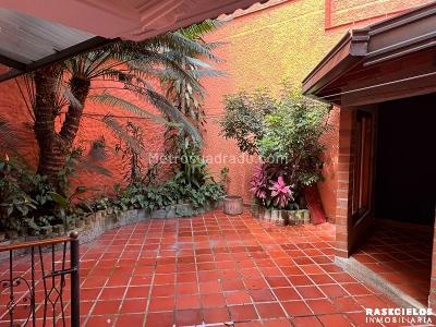 Casa de 3 alcobas en venta en El Velodromo, Medellín, 202 m² · foto 8 de 20