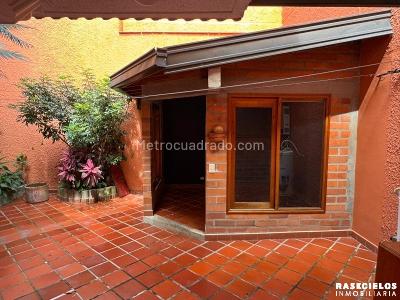 Casa de 3 alcobas en venta en El Velodromo, Medellín, 202 m² · foto 9 de 20
