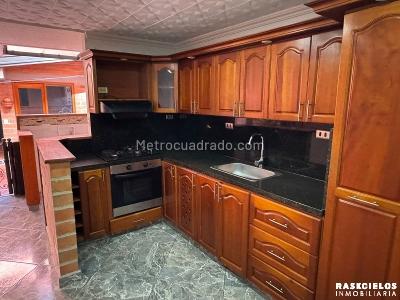 Casa de 3 alcobas en venta en El Velodromo, Medellín, 202 m² · foto 16 de 20