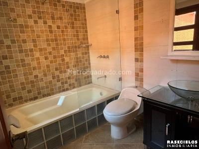 Casa de 3 alcobas en venta en El Velodromo, Medellín, 202 m² · foto 19 de 20
