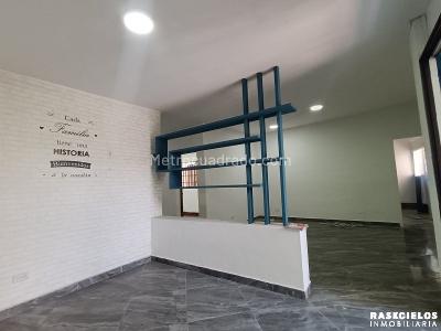 Casa de 5 alcobas en arriendo en La Floresta, Medellín, 430 m² · foto 2 de 20