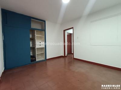 Casa de 5 alcobas en arriendo en La Floresta, Medellín, 430 m² · foto 6 de 20